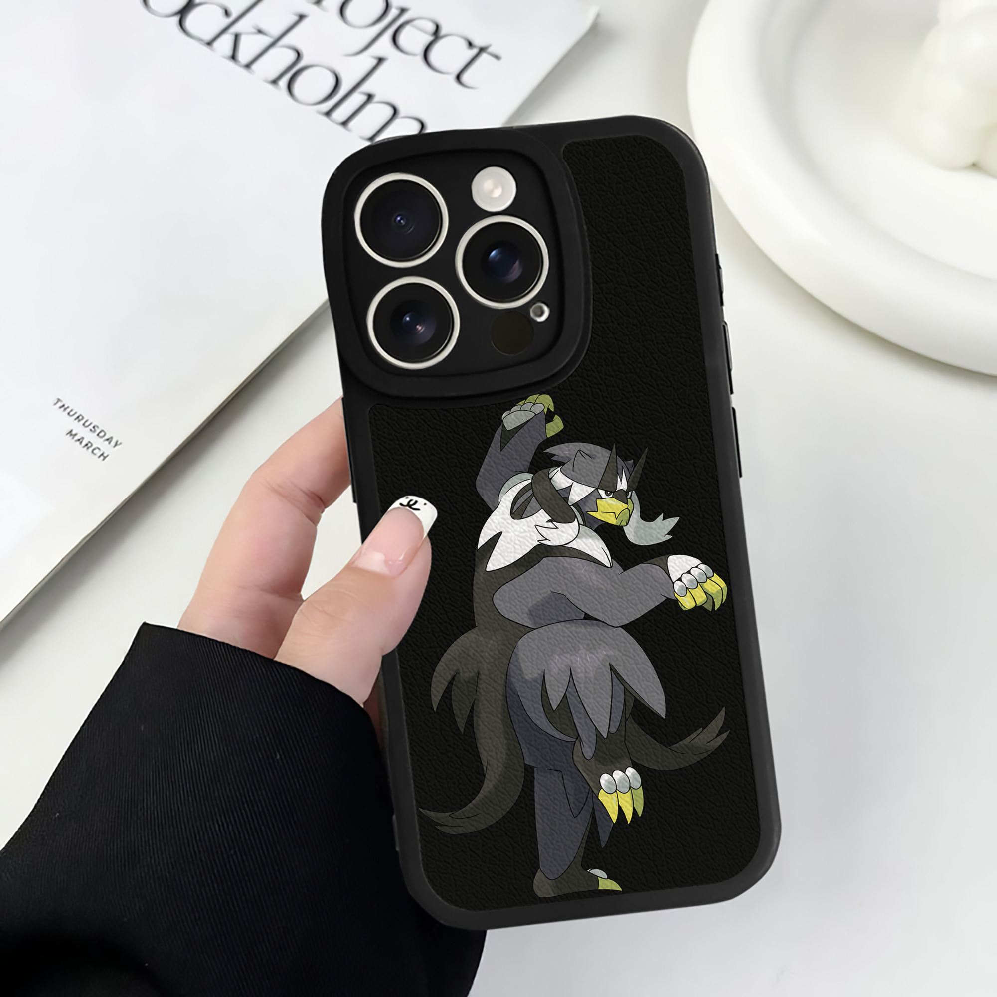 （画像用） ポケットモンスター Pokémon 【iPhone 16シリーズ対応】シリコンスマホケース（レザー調） 材質：シリコン
